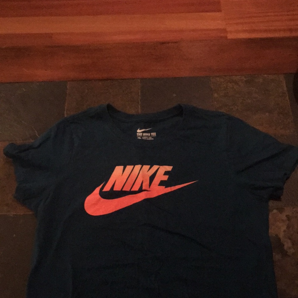 Nike t shirt